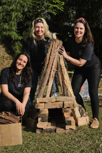 Construção e Queima de Mini Forno de Papel