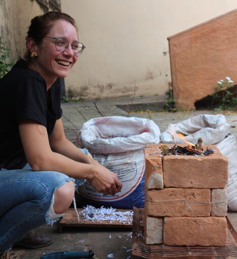 Construção e Queima em Forno Efêmero de Carvão